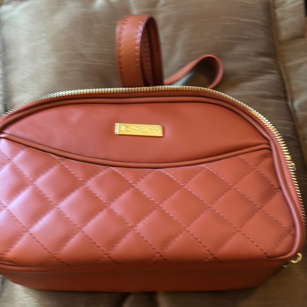 Joy & Iman Quilted Tan Gold Crossbody Bag - Picture 10 of 10